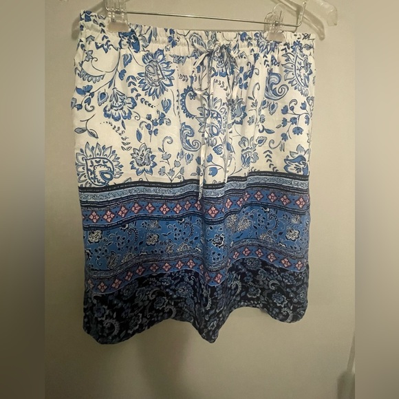 LOFT Blue and White Floral Skirt - Picture 2 of 2